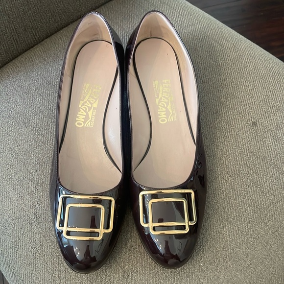 Salvatore Ferragamo Shoes - Salvatore Ferragamo burgundy patent leather block heels
